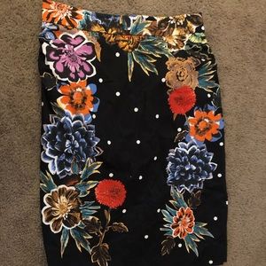 CUTE flowery skirt